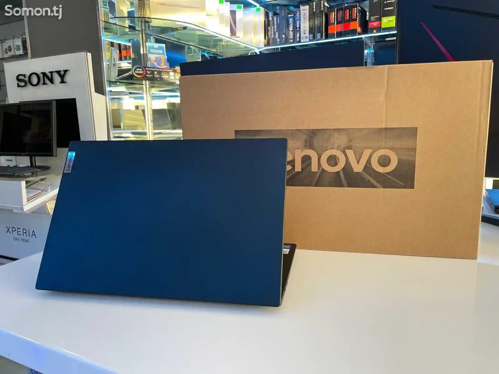 Ноутбук Lenovo Core i3-1215U 4/SSD256GB с сумкой-1