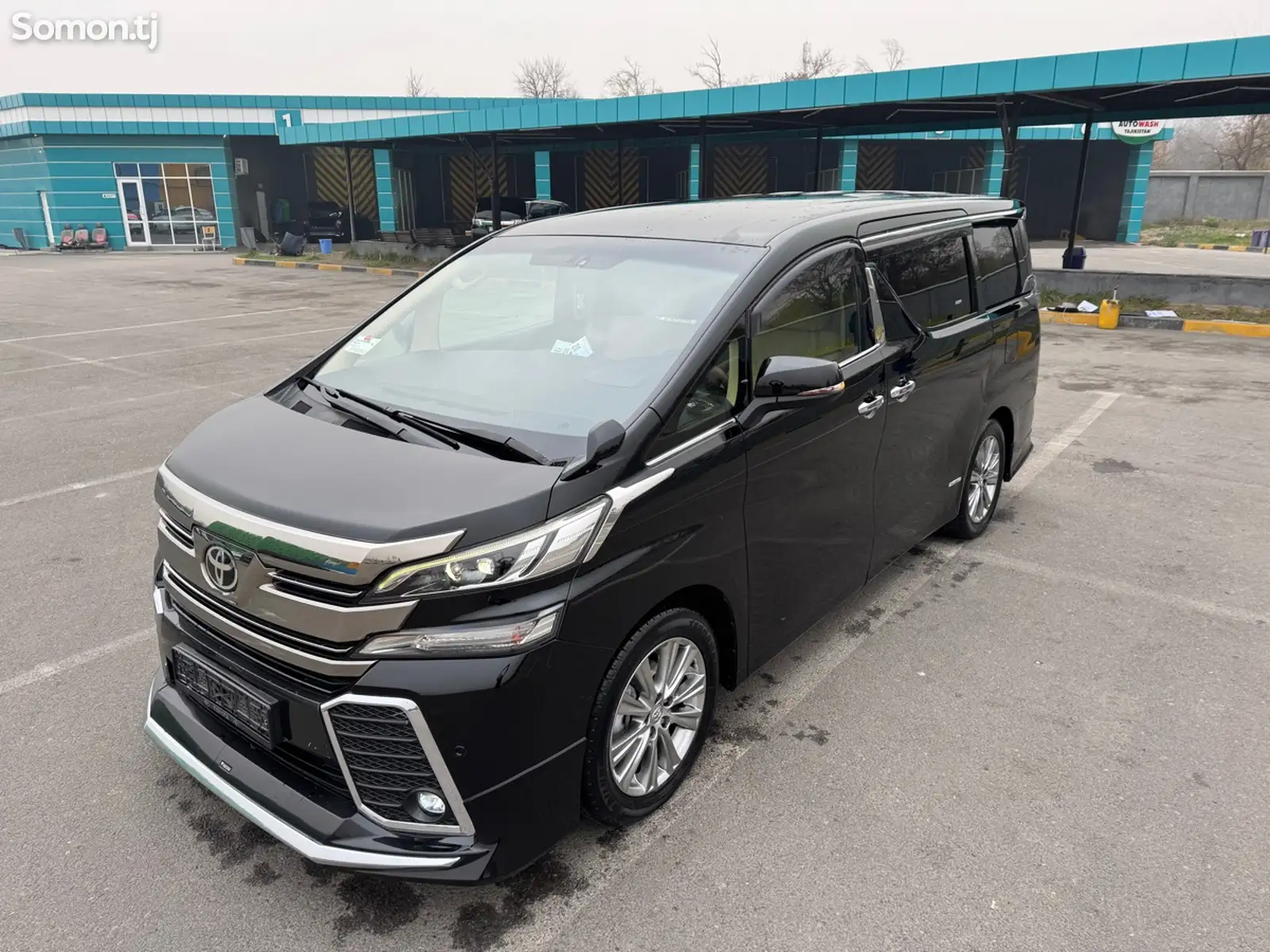 Toyota Vellfire, 2016-1