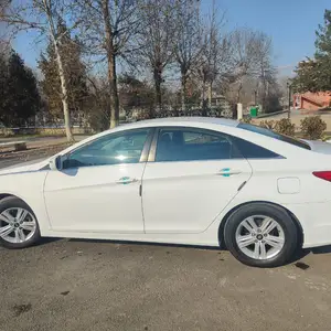 Hyundai Sonata, 2013