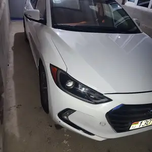 Hyundai Elantra, 2017