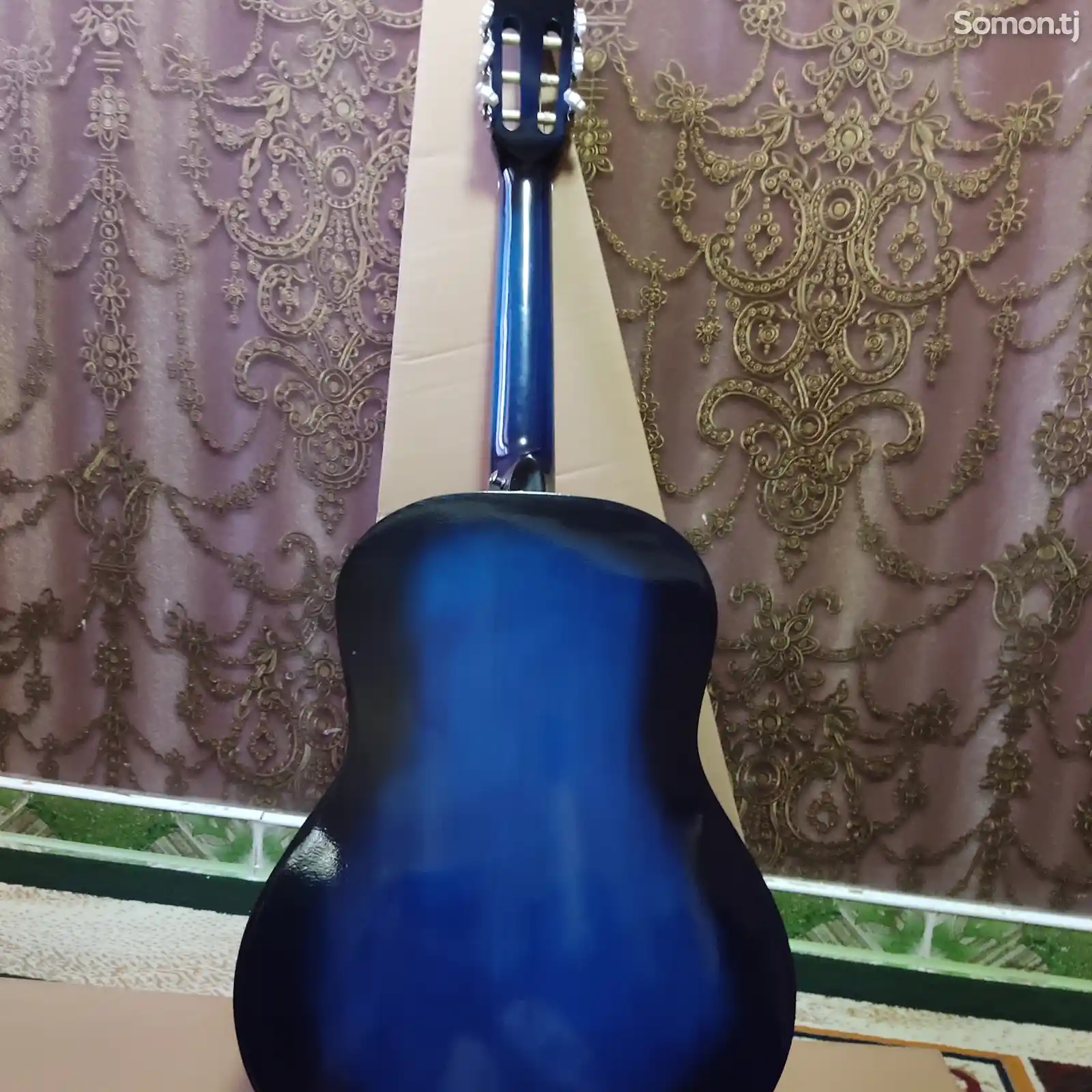 Испанская гитара с чехлом-3