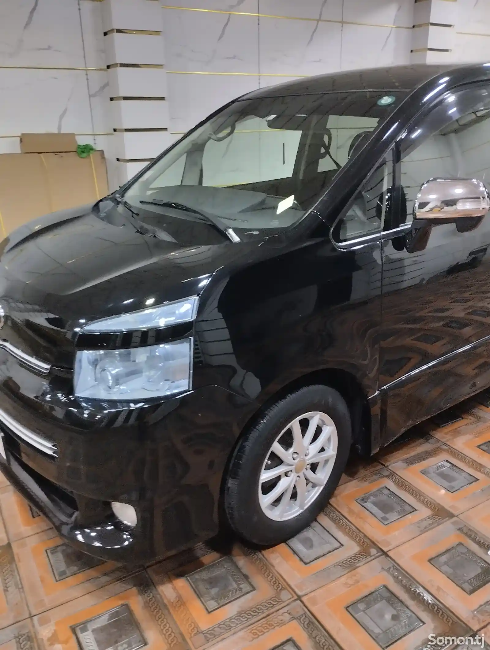 Toyota Voxy, 2008-6