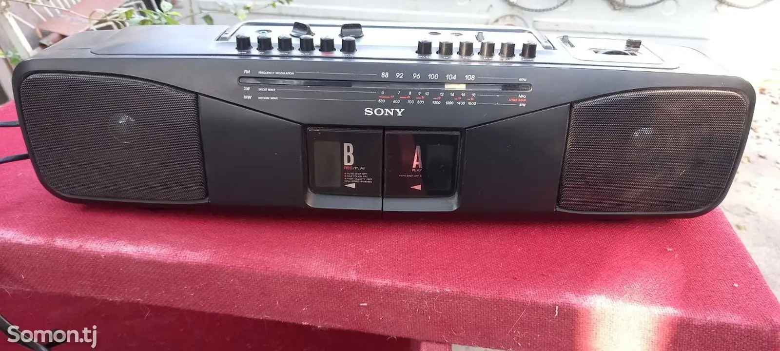 Магнитофон Sony-1