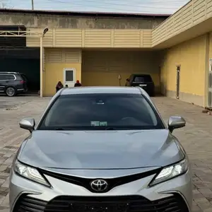 Toyota Camry, 2018