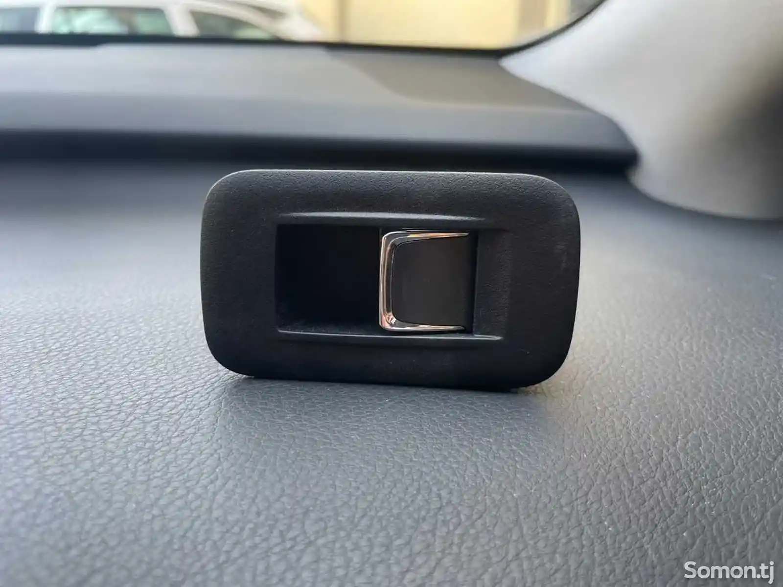 Кнопка стеклоподъёмника от Lexus RX 2018-3