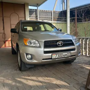 Toyota RAV 4, 2011