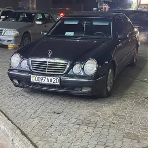 Mercedes-Benz E class, 2000