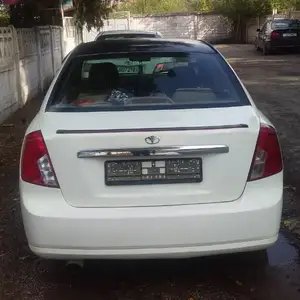 Chevrolet Lacetti, 2004