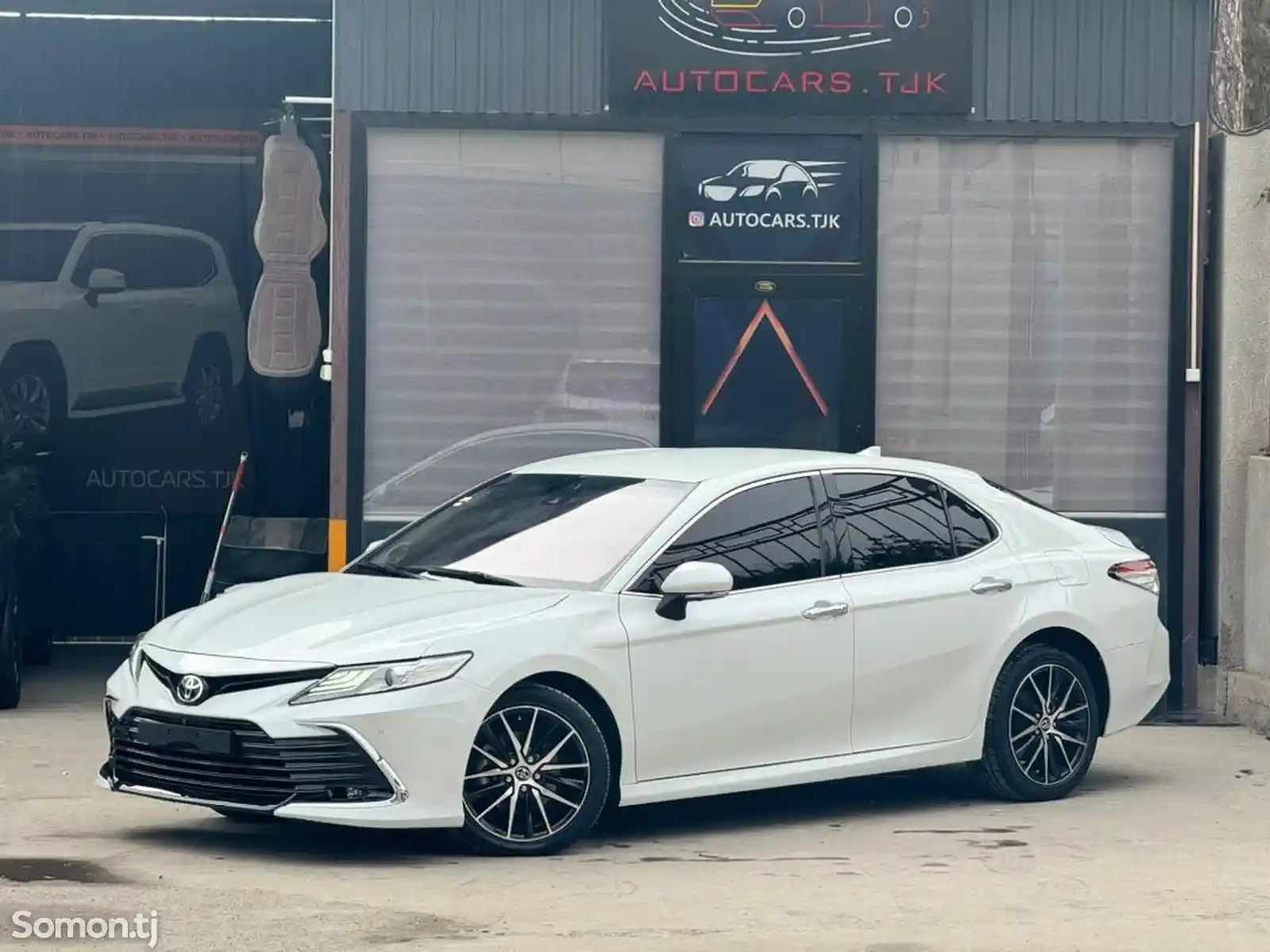 Toyota Camry, 2020-8