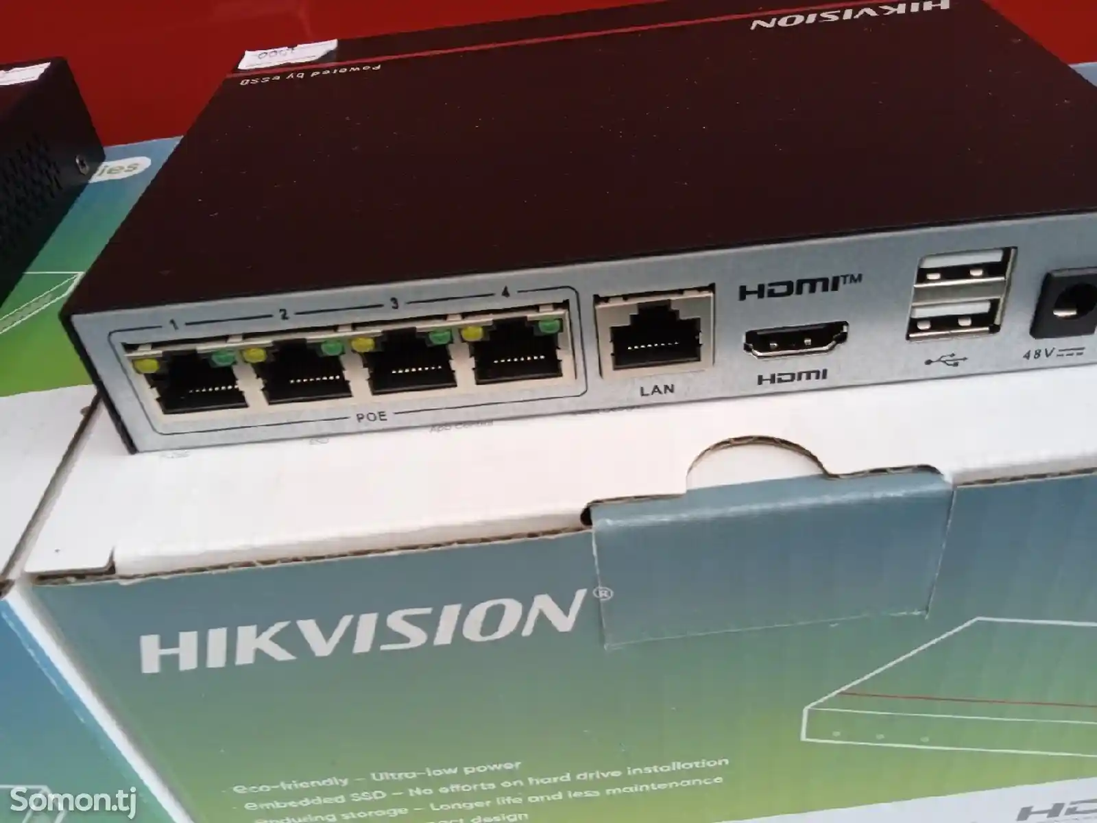 База со встроенным жестким диском Hikvision DS-E04NI-Q1/4P-2