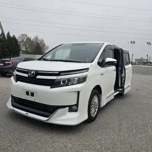 Toyota Voxy, 2014