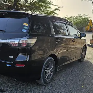 Toyota Wish, 2015