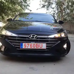 Hyundai Elantra, 2019