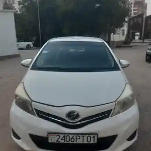 Toyota Vitz, 2011