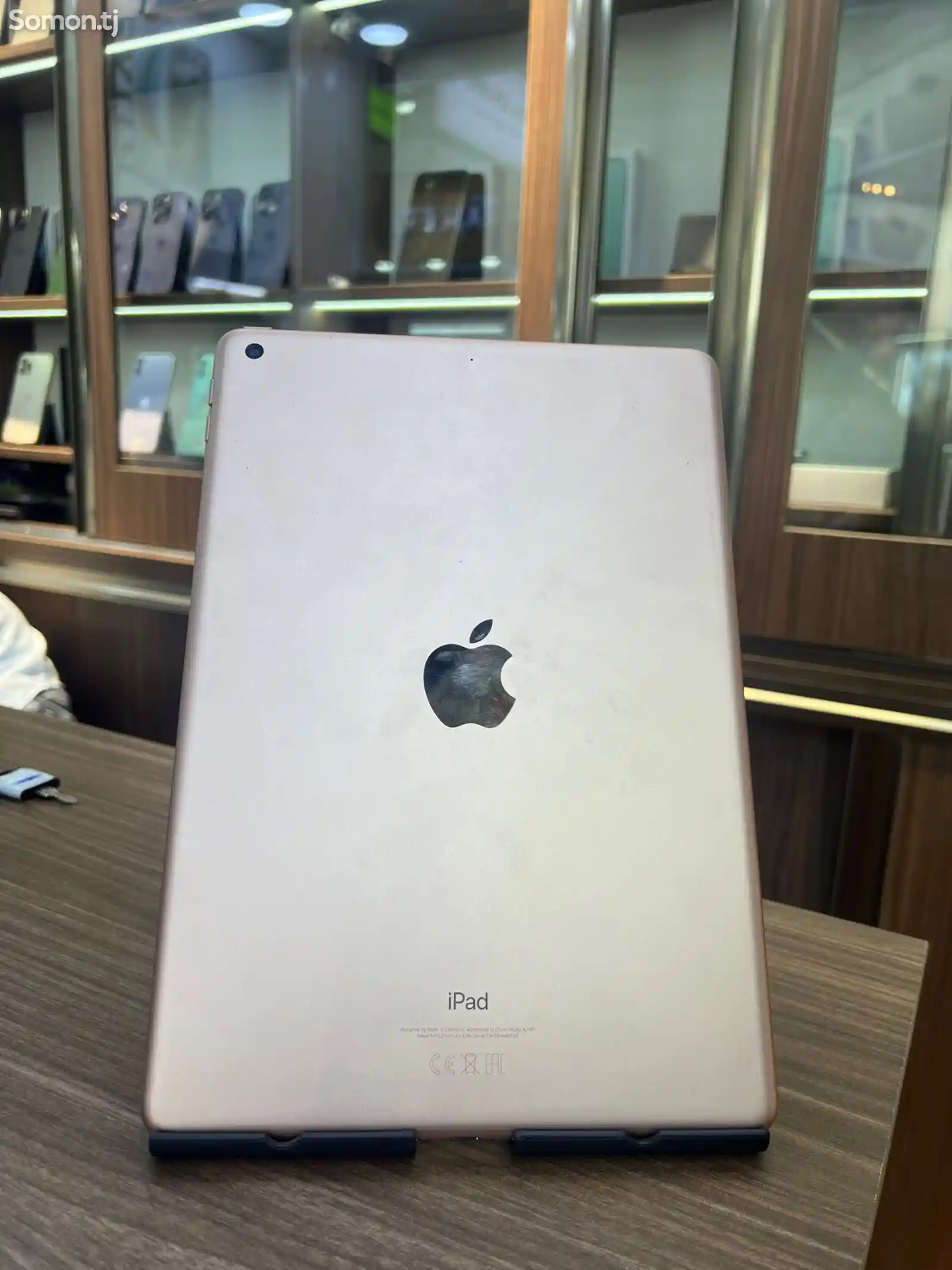 Планшет Apple iPad 7-го поколения-1