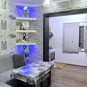 3-комн. квартира, 1 этаж, 70 м², 13 мкр