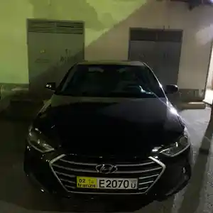 Hyundai Elantra, 2017