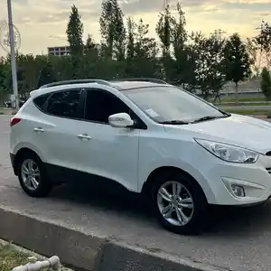 Hyundai Tucson, 2011