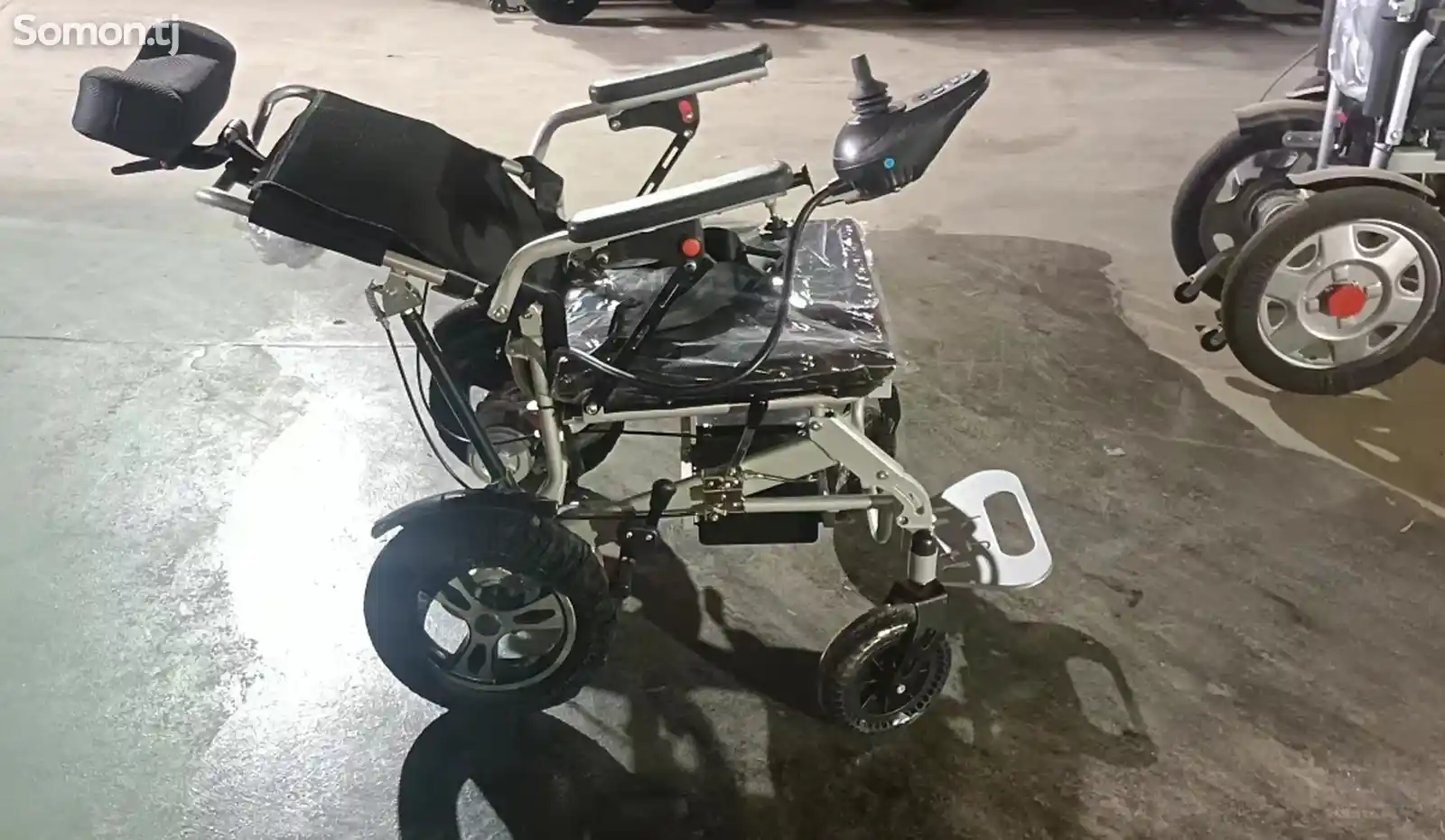 Электрическая инвалидная коляска-2
