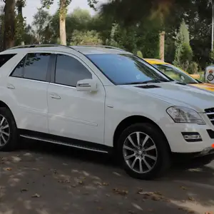 Mercedes-Benz ML class, 2011