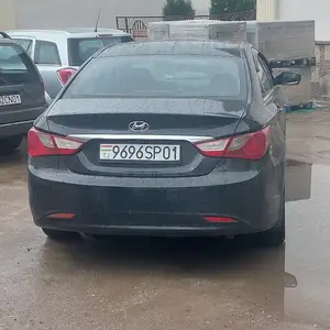 Hyundai Sonata, 2010