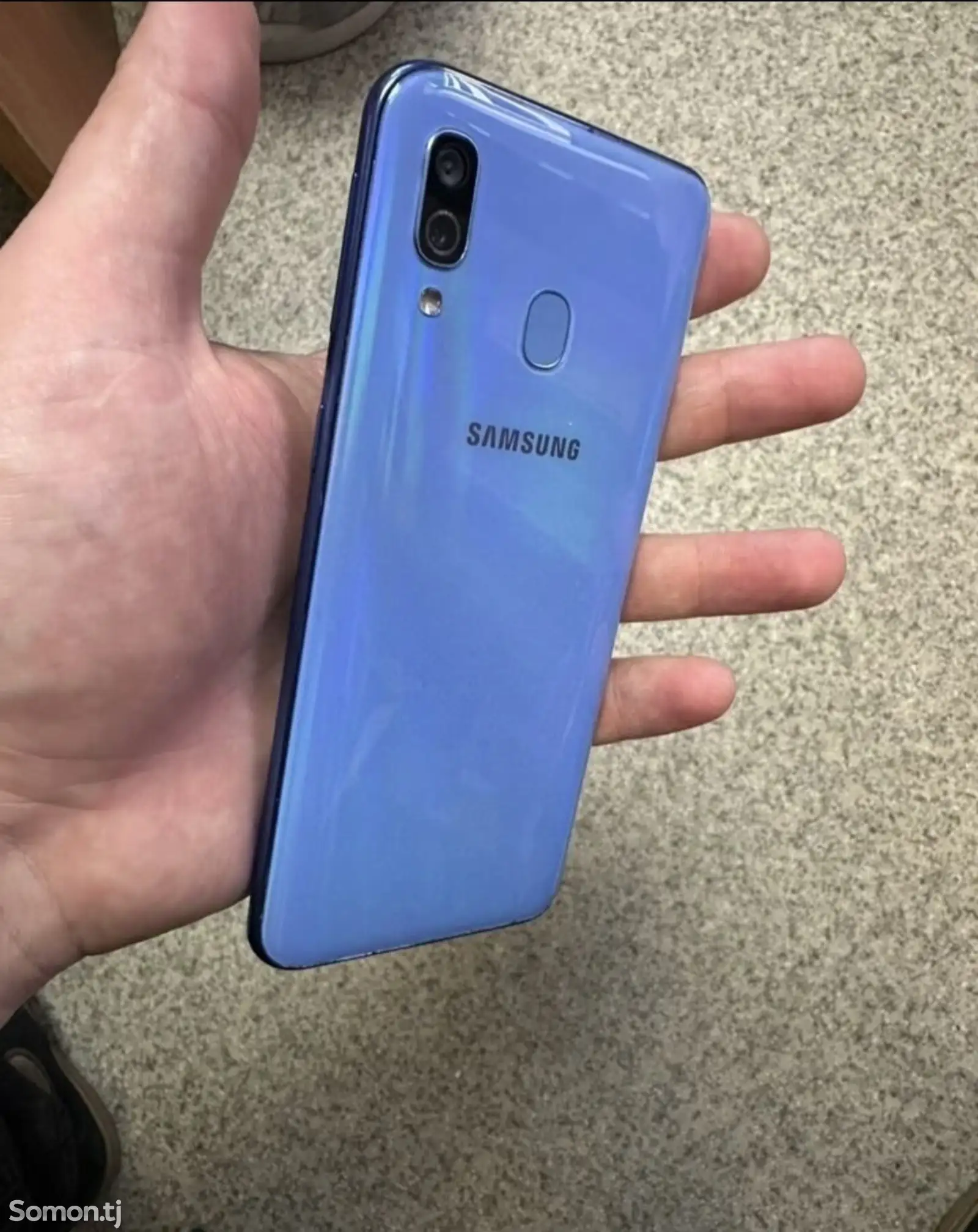 Samsung Galaxy A40-1