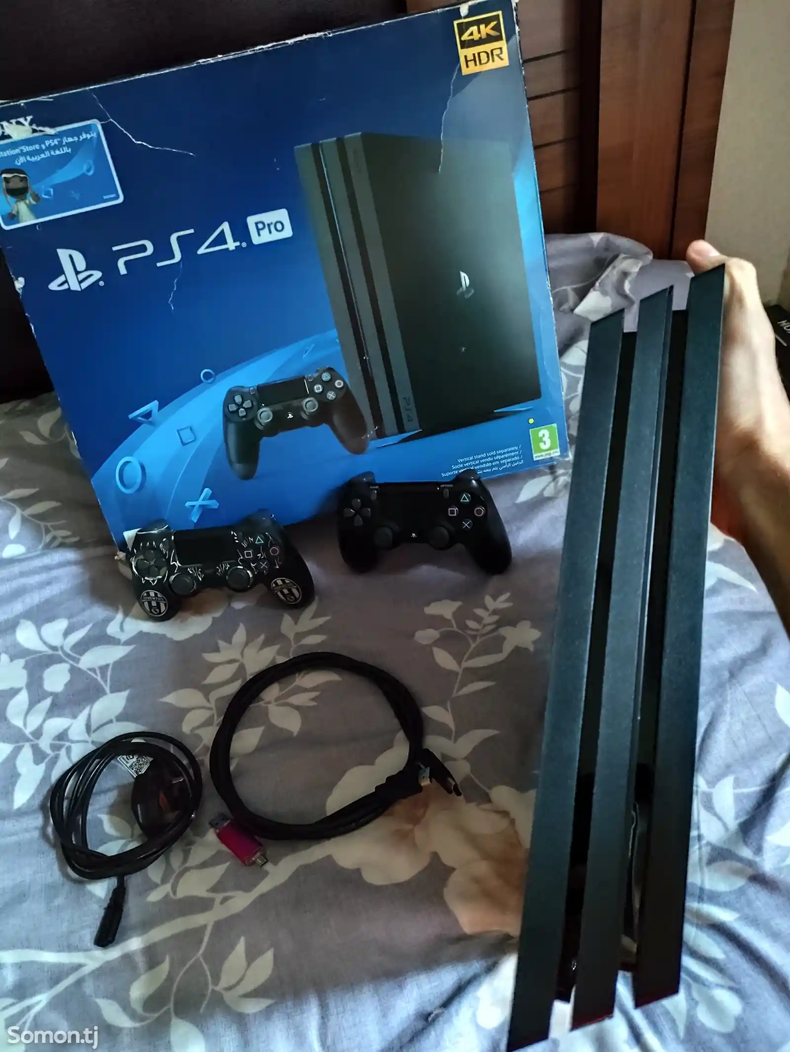 Игровая приставка playstation 4 pro 4K hd 2геймпада 1Tв прошивка 9.00-5