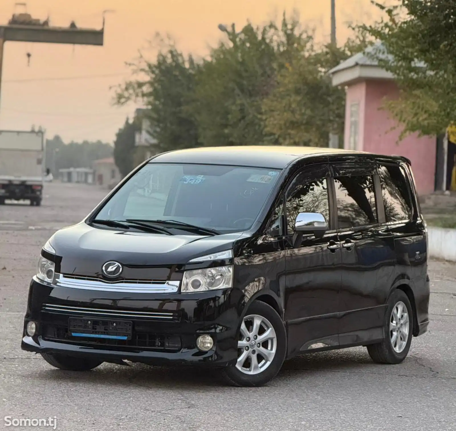 Toyota Voxy, 2009-3