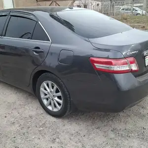 Toyota Camry, 2010