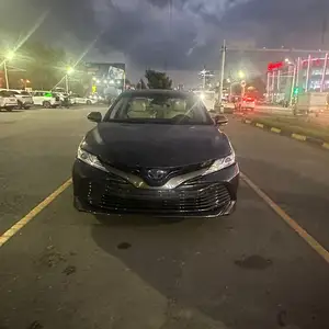 Toyota Camry, 2018