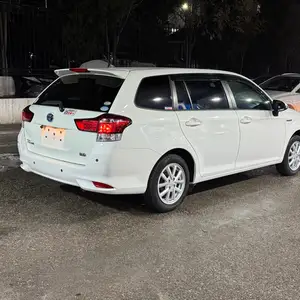 Toyota Fielder, 2015