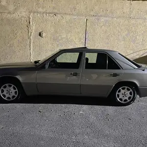 Mercedes-Benz W124, 1992