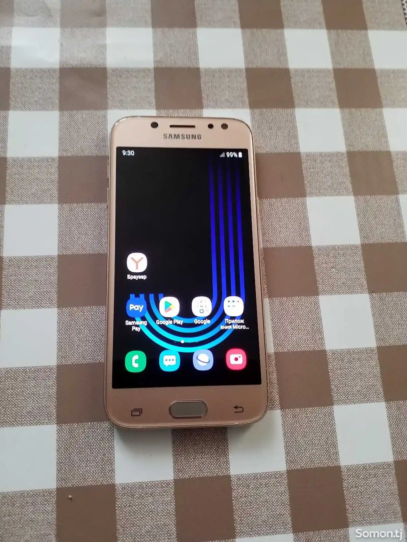 Samsung Galaxy J5 Pro Gold-3