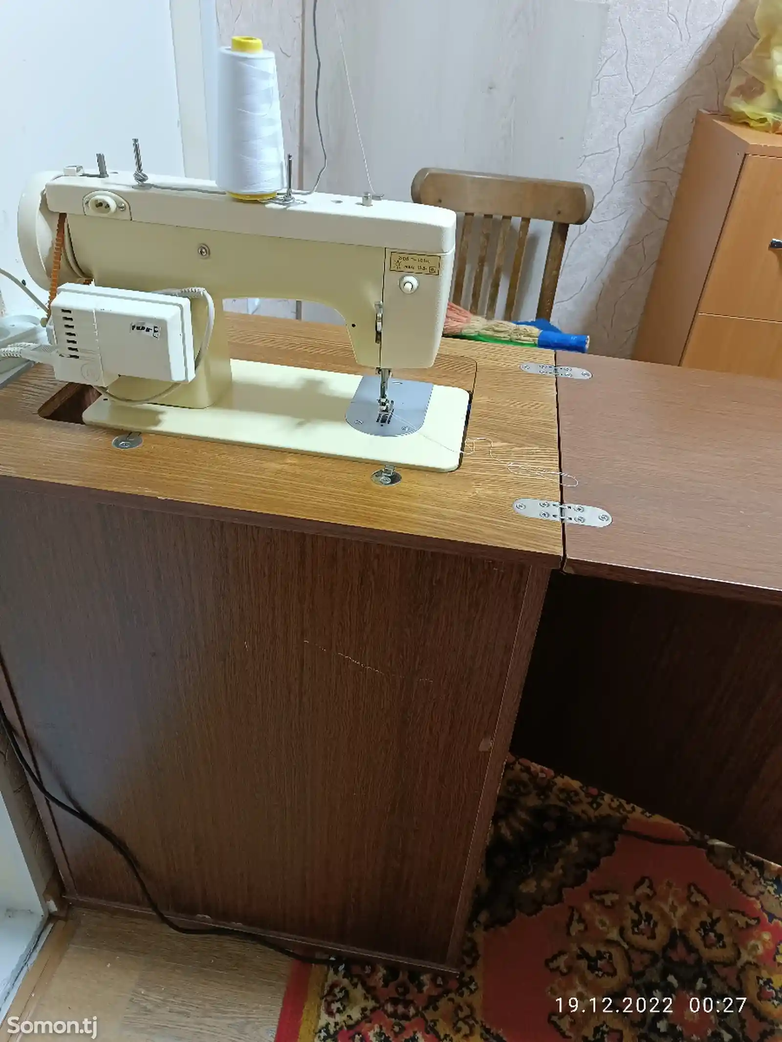 Швейная машинка Чайка 142 М-6