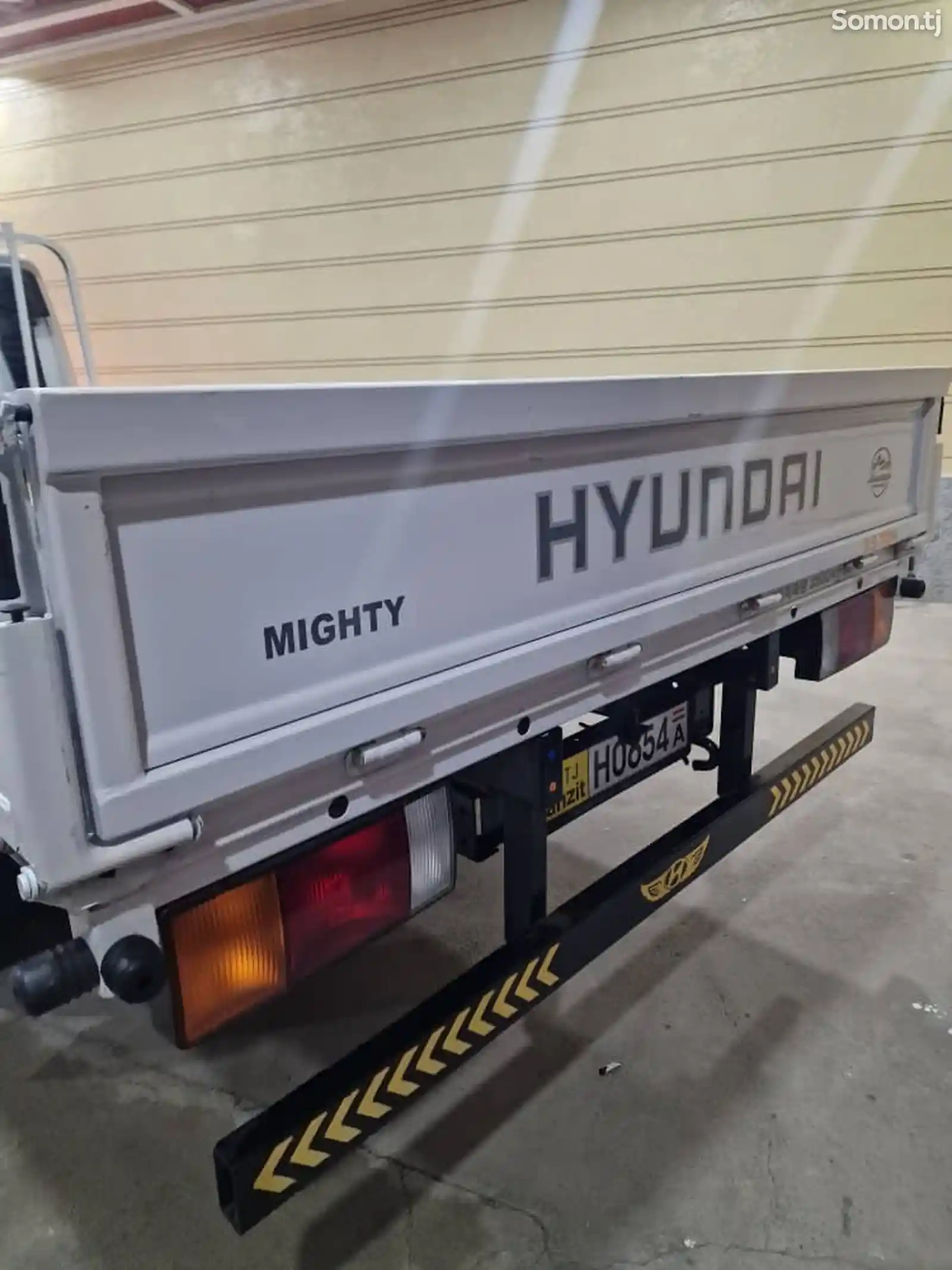 Бортовой автомобиль Hyundai Mighty-4