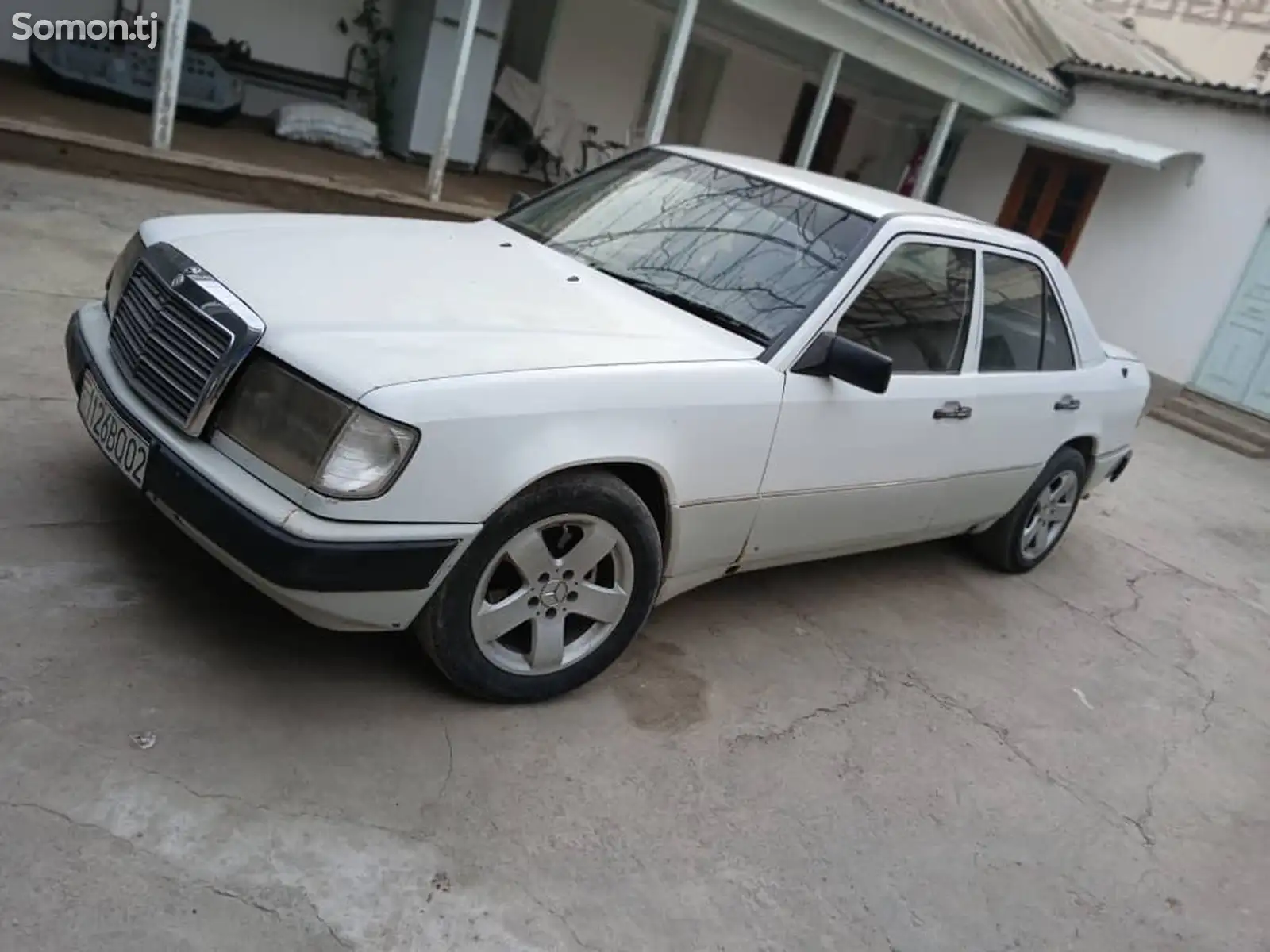 Mercedes-Benz W124, 1990