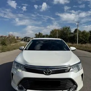 Toyota Camry, 2015