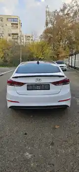 Hyundai Elantra, 2018-5