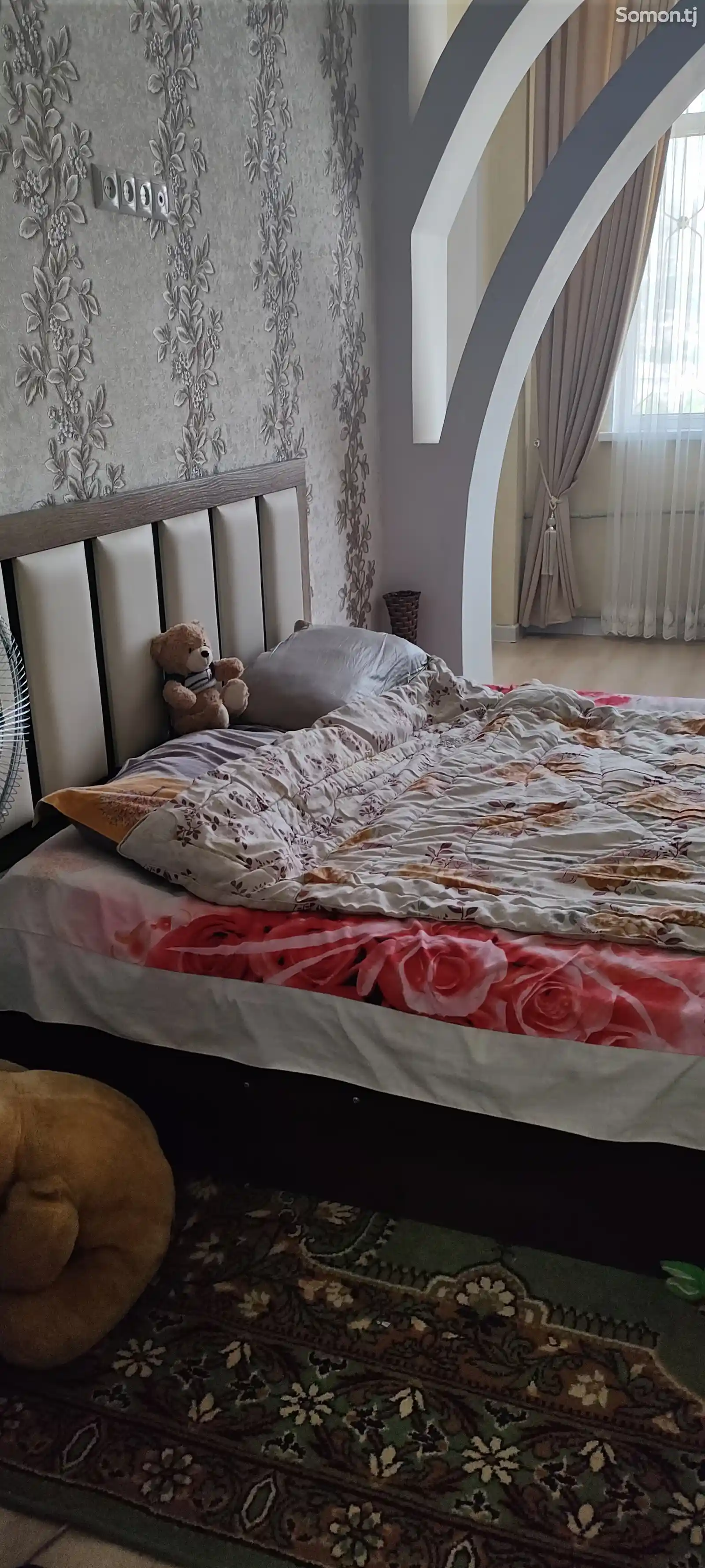 Двуспальная кровать с матрасом-1