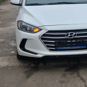 Hyundai Elantra, 2018