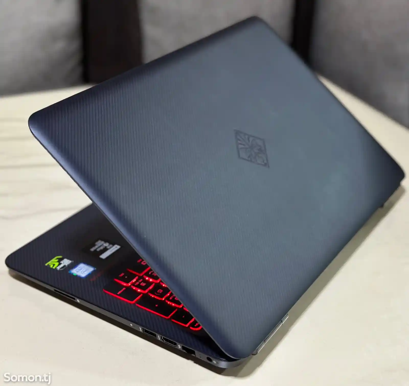 Игровой ноутбук HP Omen i5-7gen carbon-4