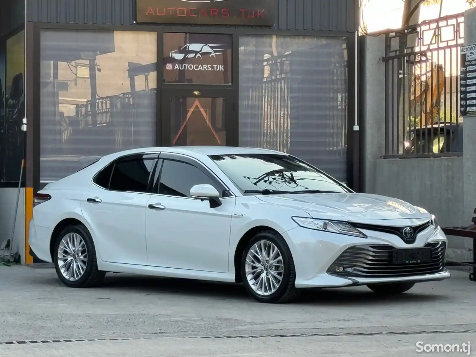 Toyota Camry, 2019-5