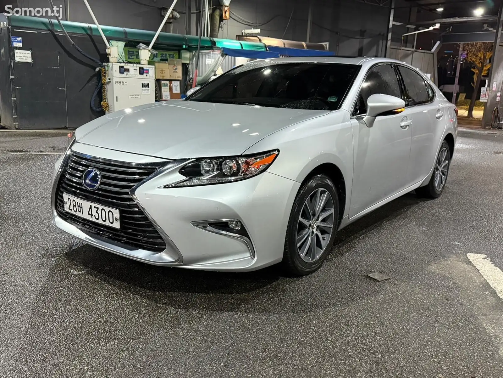 Lexus ES series, 2017-1