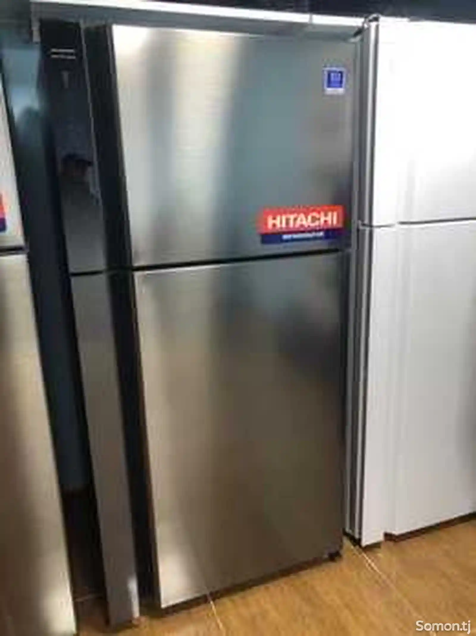 Холодильник Hitachi металлик-1