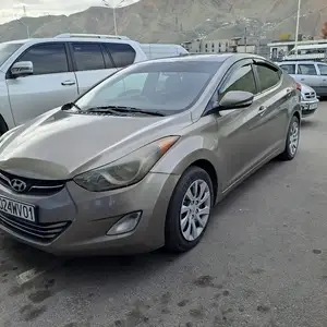 Hyundai Elantra, 2011