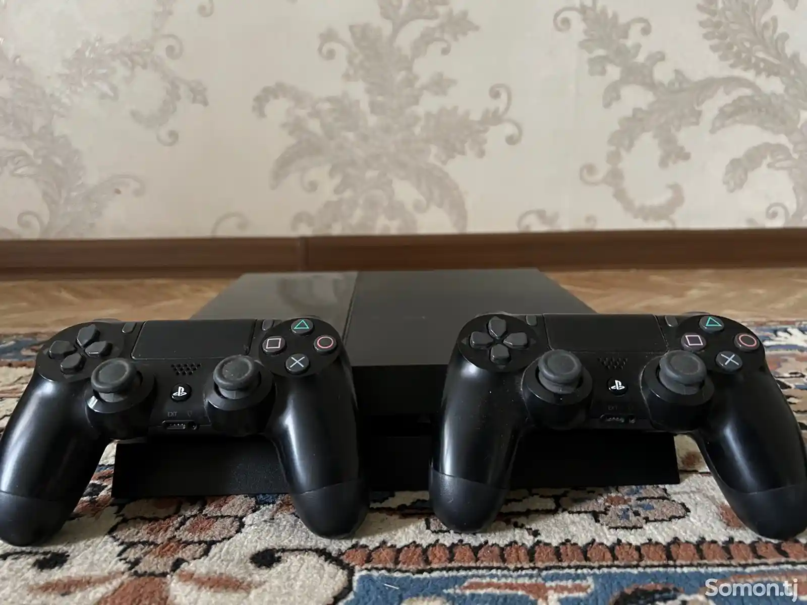 Игровая приставка Sony PlayStation 4