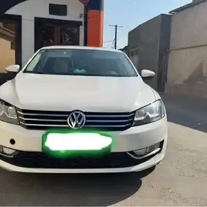 Volkswagen Passat, 2013