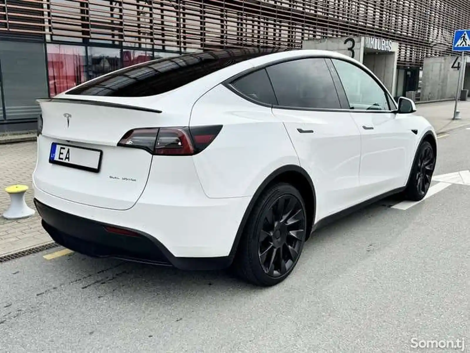 Tesla Model Y, 2021-3