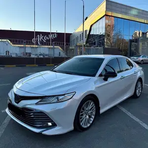 Toyota Camry, 2018