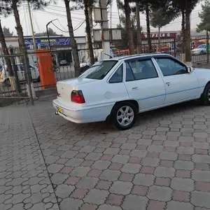 Daewoo Nexia, 1995